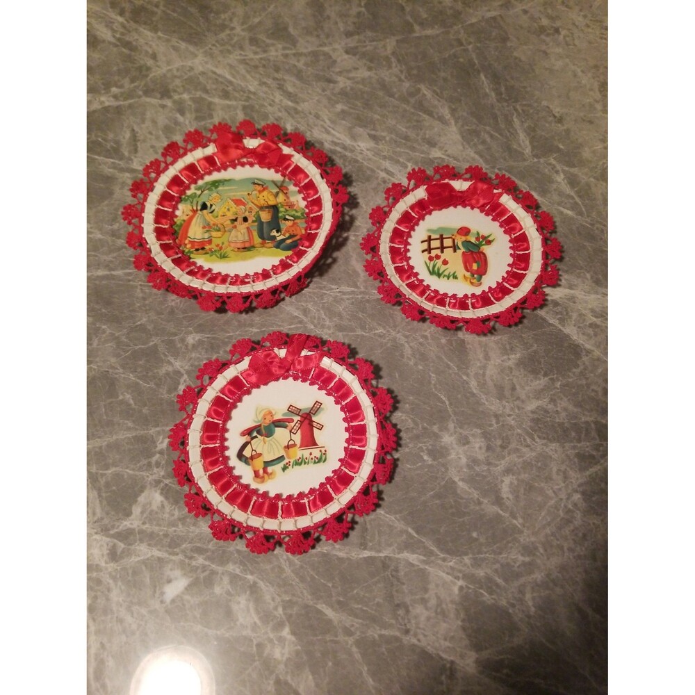 Vintage wall decor plate set